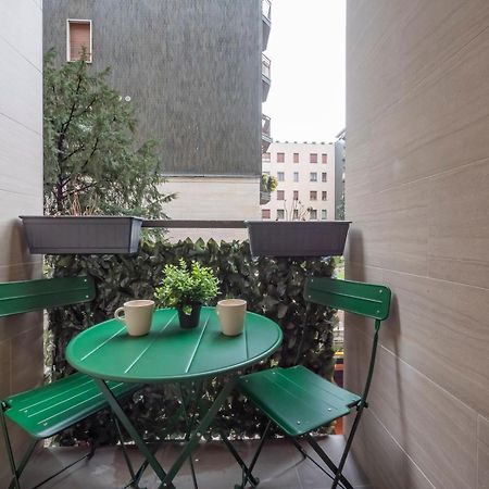 I Host Apartment - Melloni 34 Милано Екстериор снимка
