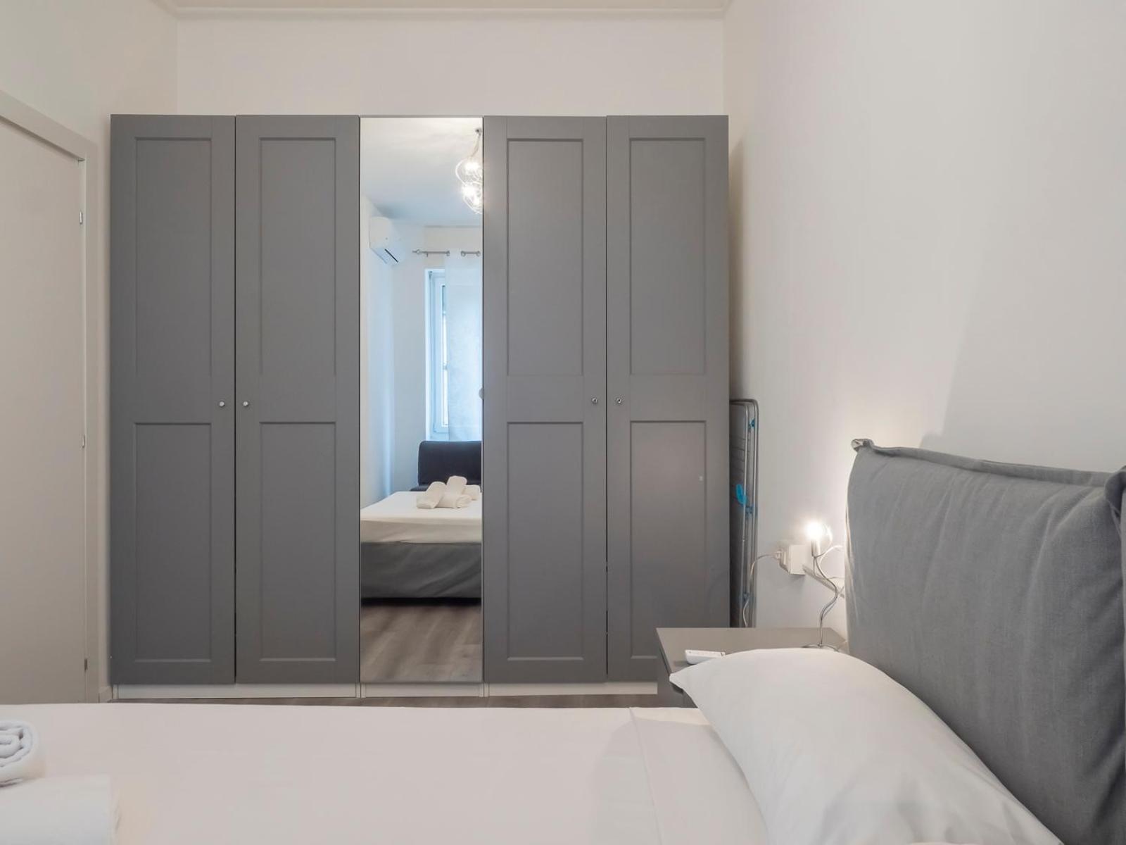 I Host Apartment - Melloni 34 Милано Екстериор снимка